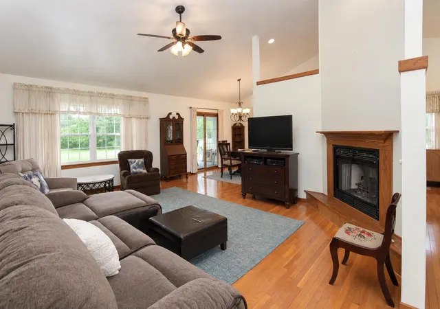 Photo 4 of Single family home for sale at 3216 W Greenbriar Ln, La Porte, IN 46350 | MLS# 844118 | Listing updated on 2026-10-08
