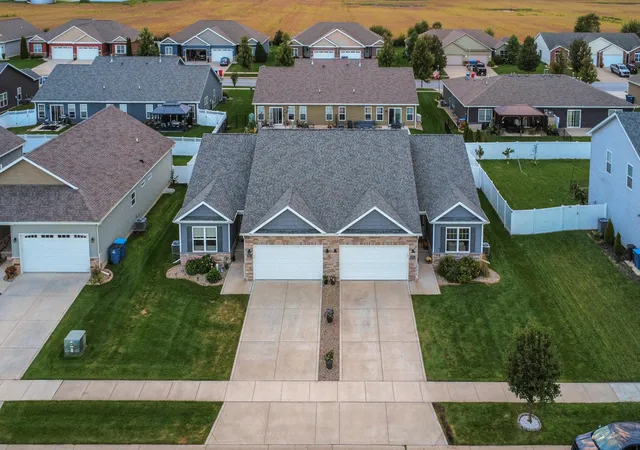 Photo 3 of Multi family home for sale at 14922 Drummond St #B, Cedar Lake, IN 46303 | MLS# 845861 | Listing updated on 2026-09-27