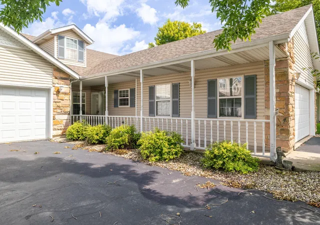 Photo 1 of Sale Pending at 2175 Ramblewood Dr, Highland, IN 46322 | MLS# 843906 | Listing updated on 2026-09-12