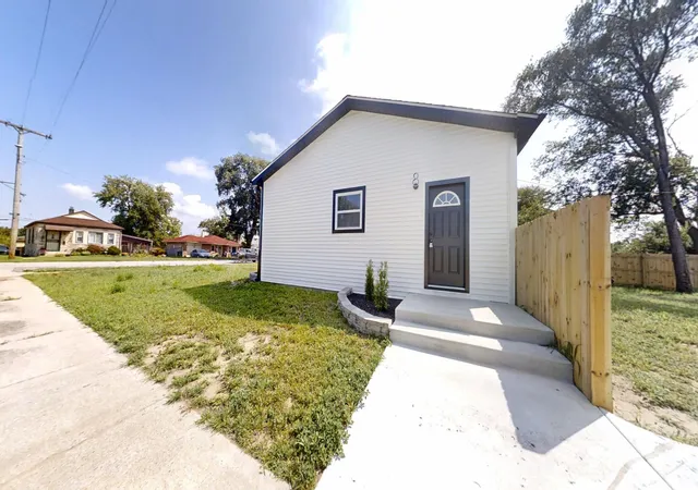 Photo 3 of Single family home for sale at 1333 W 21st Avenue, Gary, IN 46407 | MLS# 843942 | Listing updated on 2026-10-05