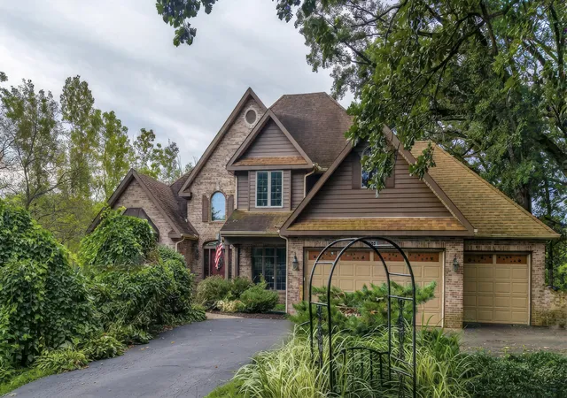 Photo 2 of Single family home for sale at 292 W 500 North, Valparaiso, IN 46385 | MLS# 844075 | Listing updated on 2026-10-10