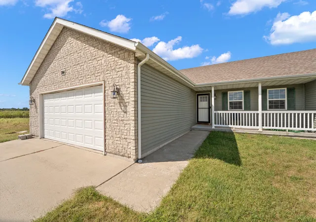Photo 3 of Single family home for sale at 264 S Meadow Ln, Wheatfield, IN 46392 | MLS# 843927 | Listing updated on 2026-09-24