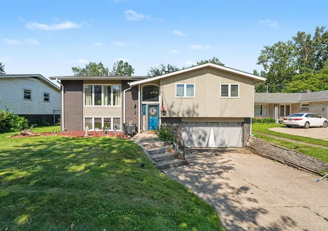2nd image of 9328 Chestnut Ln, Munster, IN 46321 | MLS# 844278