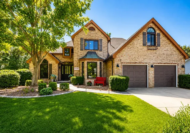 1st image of 253 Fairfield Dr, Crown Point, IN 46307 | MLS# 844197