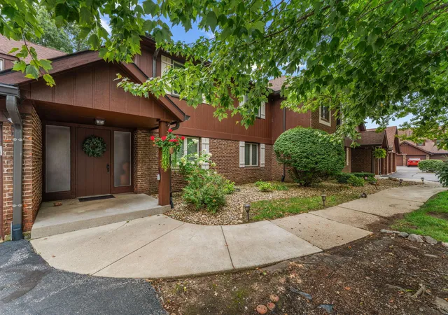 Photo 1 of Sale Pending at 2511 E Lakeshore Dr #A2, Crown Point, IN 46307 | MLS# 843923 | Listing updated on 2026-10-05
