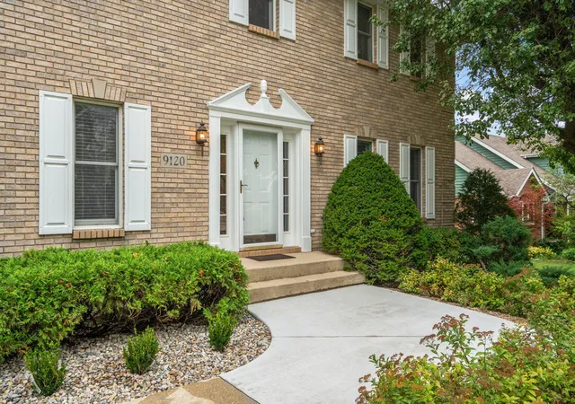 Photo 3 of Single family home for sale at 9120 Franklin Dr, Saint John, IN 46373 | MLS# 845921 | Listing updated on 2026-09-25