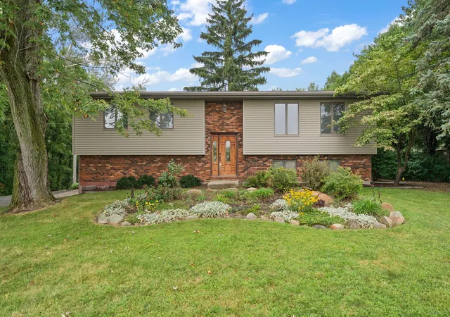 Photo 1 of Single family home for sale at 723 W 100 South, Hebron, IN 46341 | MLS# 845538 | Listing updated on 2026-09-21