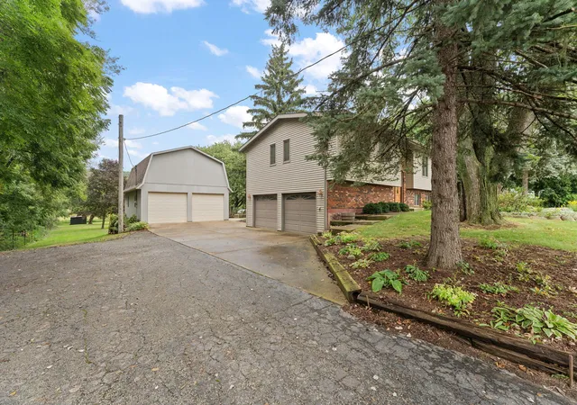 Photo 2 of Single family home for sale at 723 W 100 South, Hebron, IN 46341 | MLS# 845538 | Listing updated on 2026-09-21