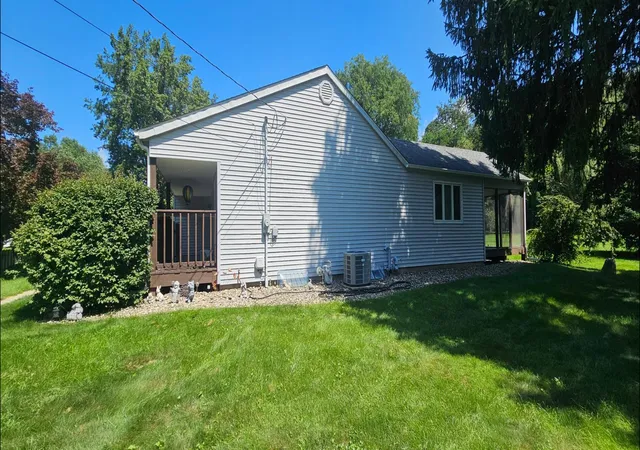 Photo 4 of Sale Pending at 925 Mayflower Rd, La Porte, IN 46350 | MLS# 844321 | Listing updated on 2026-08-31