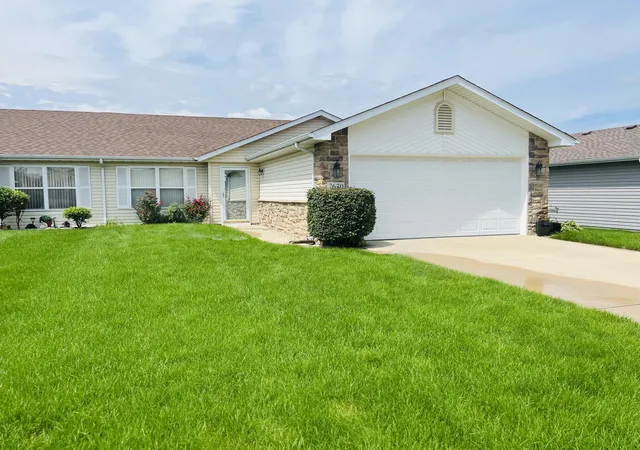 Photo 1 of Sale Pending at 7670 Jackson St, Merrillville, IN 46410 | MLS# 844072 | Listing updated on 2026-09-13