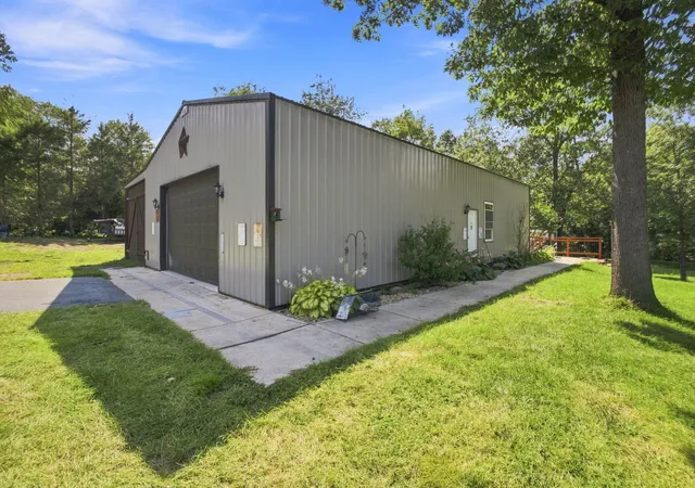 Photo 3 of Sale Pending at 9650 N 250 E, Wheatfield, IN 46392 | MLS# 844493 | Listing updated on 2026-08-30