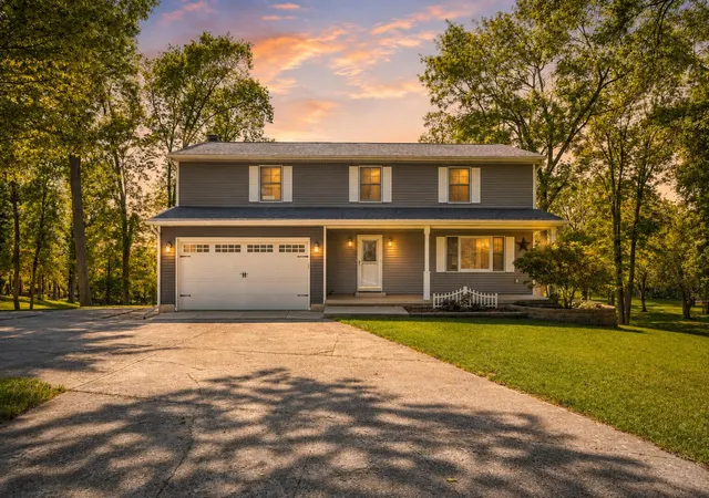 Photo 4 of Sale Pending at 1120 Hilltop Dr, Lowell, IN 46356 | MLS# 844156 | Listing updated on 2026-10-06