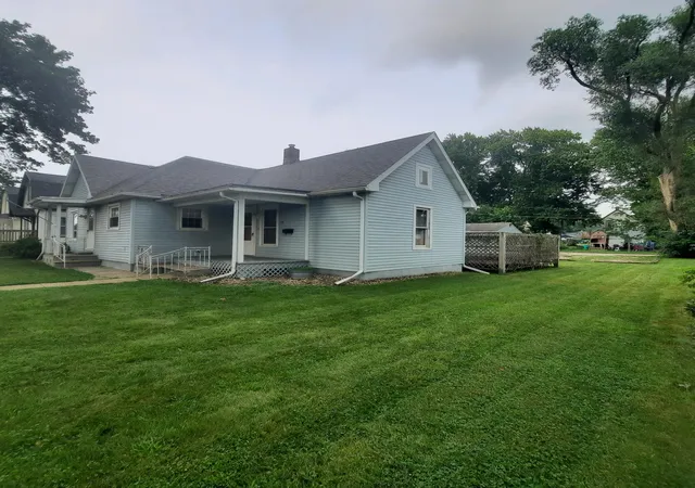 Photo 3 of Sale Pending at 509 H St, La Porte, IN 46350 | MLS# 844340 | Listing updated on 2026-08-28