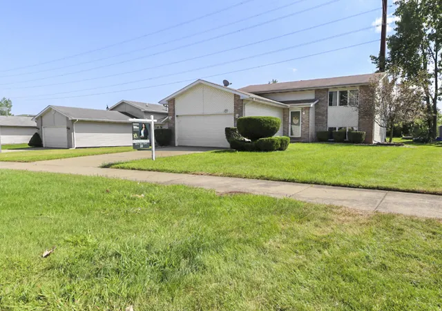 2nd image of 1861 E 87th Ave E, Merrillville, IN 46410 | MLS# 844233
