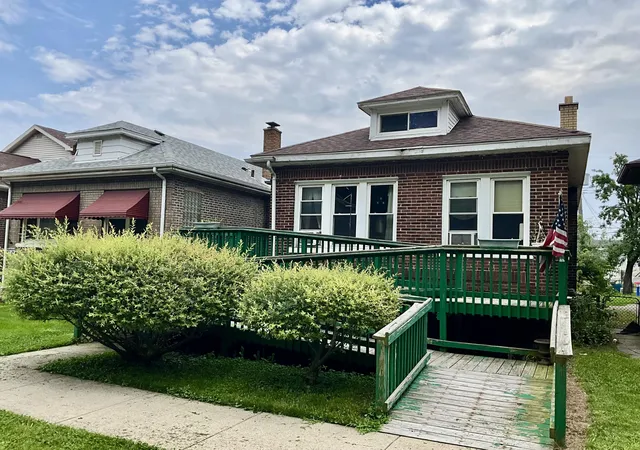 Photo 1 of Single family home for sale at 2739 New York Ave, Whiting, IN 46394 | MLS# 844443 | Listing updated on 2026-08-28