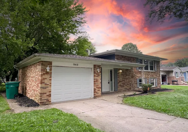 Photo 2 of Sale Pending at 946 W 67th Pl, Merrillville, IN 46410 | MLS# 844182 | Listing updated on 2026-09-24