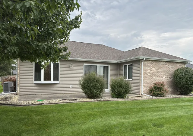 Photo 3 of Sale Pending at 345 W Eastland Cir, Lowell, IN 46356 | MLS# 844214 | Listing updated on 2026-09-04
