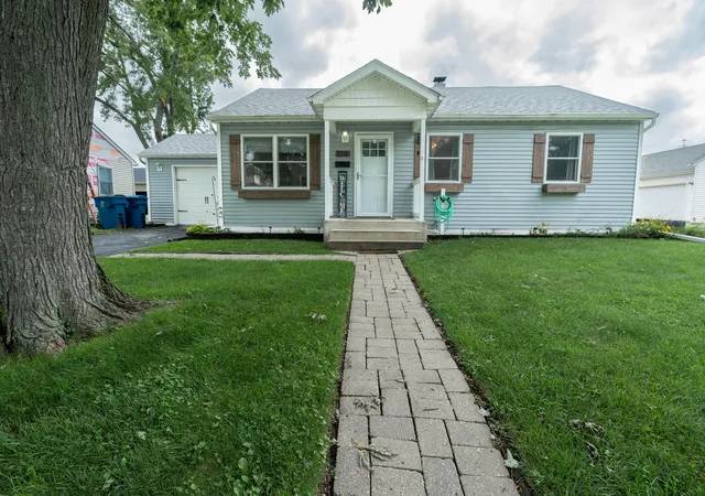Photo 1 of Single family home for sale at 116 Maple St, Lowell, IN 46356 | MLS# 844311 | Listing updated on 2026-10-02