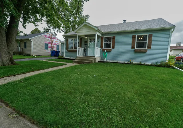 Photo 2 of Single family home for sale at 116 Maple St, Lowell, IN 46356 | MLS# 844311 | Listing updated on 2026-10-02