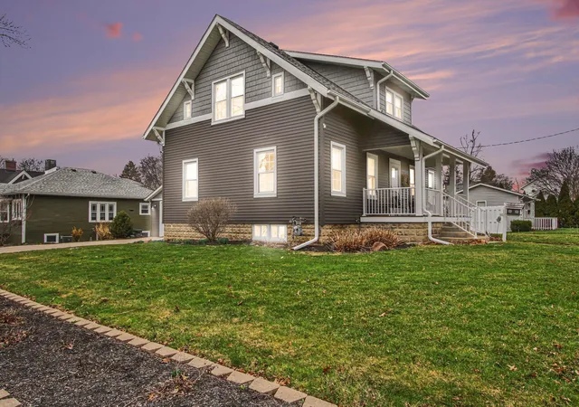 Photo 2 of Single family home for sale at 901 N Campbell St, Valparaiso, IN 46385 | MLS# 844225 | Listing updated on 2026-09-22