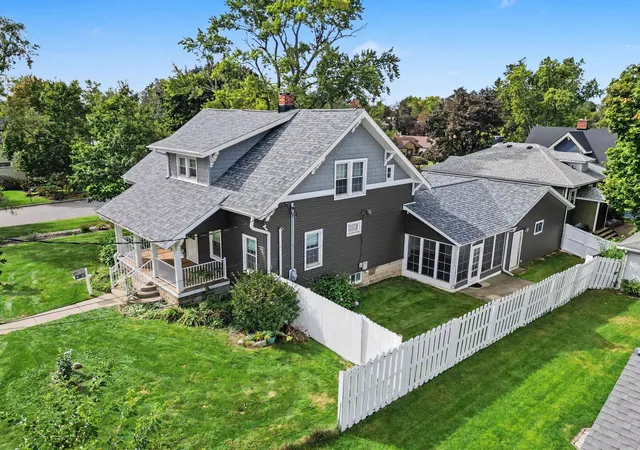 Photo 2 of Single family home for sale at 901 N Campbell St, Valparaiso, IN 46385 | MLS# 844225 | Listing updated on 2026-10-03