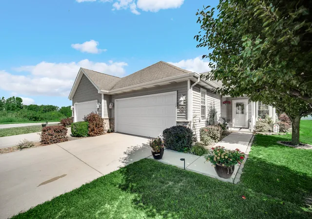 1st image of 1712 E 106th Ave, Crown Point, IN 46307 | MLS# 844237