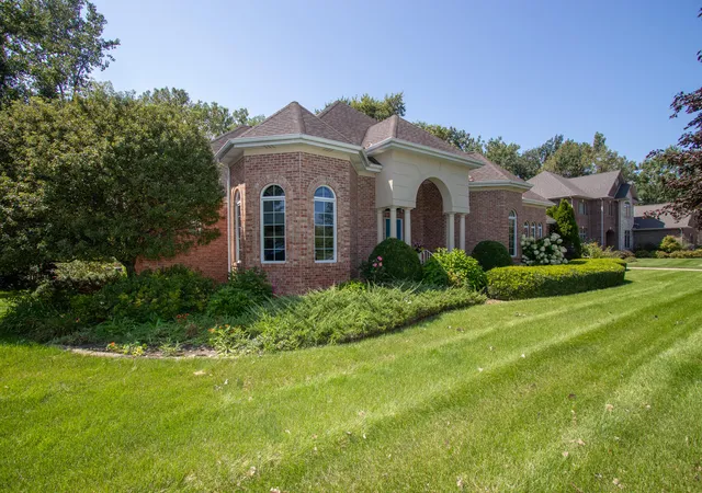 Photo 2 of Single family home for sale at 1910 Catkin Cir, Chesterton, IN 46304 | MLS# 844240 | Listing updated on 2026-09-12
