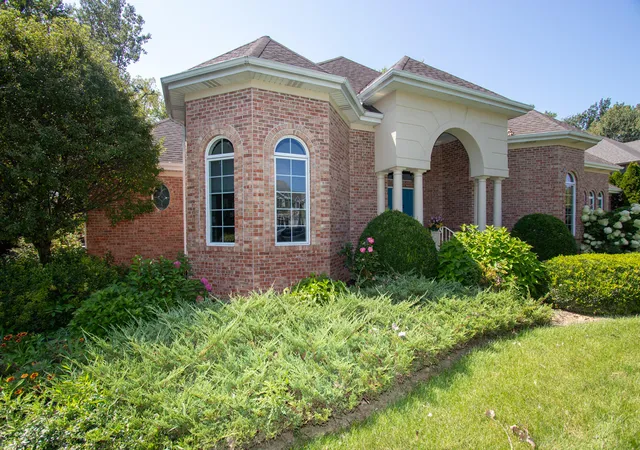 Photo 3 of Single family home for sale at 1910 Catkin Cir, Chesterton, IN 46304 | MLS# 844240 | Listing updated on 2026-09-12