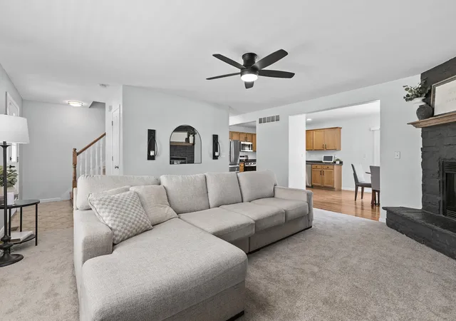 Photo 2 of Sale Pending at 518 Carrington Ln, Valparaiso, IN 46385 | MLS# 844247 | Listing updated on 2026-09-01
