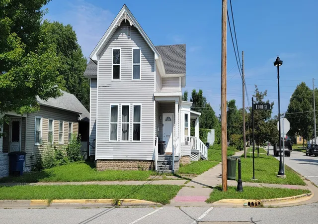 Photo 3 of Multi family home for sale at 424 E 10th St, Michigan City, IN 46360 | MLS# 844248 | Listing updated on 2026-09-03