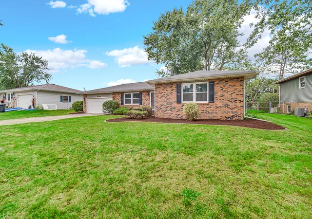 Photo 3 of Single family home for sale at 2060 Jackson St, Portage, IN 46368 | MLS# 846247 | Listing updated on 2026-10-05