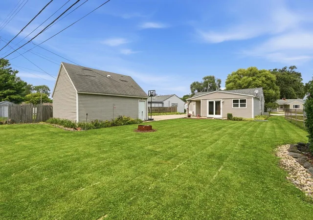 20th image of 2516 Wicker Park Dr, Highland, IN 46322 | MLS# 844298