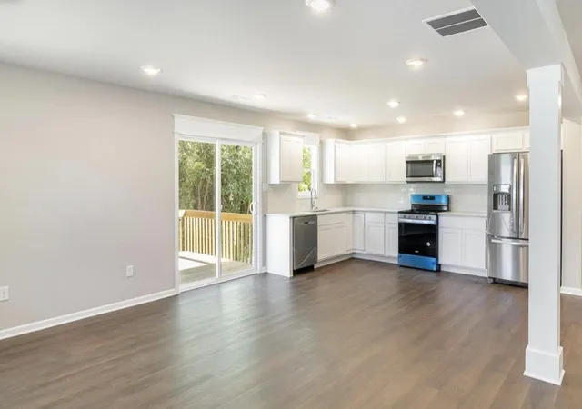 Photo 3 of Single family home for sale at 709 Fernway Rd, Kingsford Heights, IN 46346 | MLS# 844302 | Listing updated on 2026-08-25