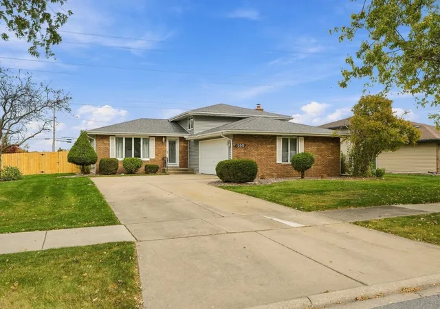 Single family home for sale at 12042 W 103Rd Ct, St. John, IN 46373 | MLS# 844275
