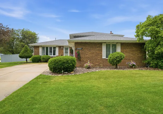 2nd image of 12042 W 103rd Ct, St. John, IN 46373 | MLS# 844275