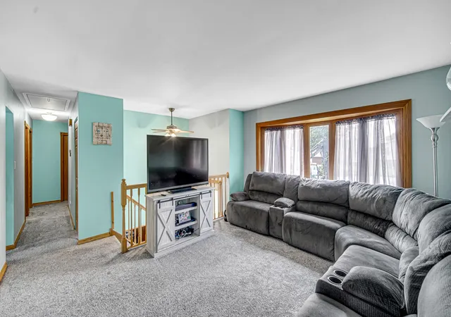 2nd image of 13 Lilac Dr, Dyer, IN 46311 | MLS# 844274