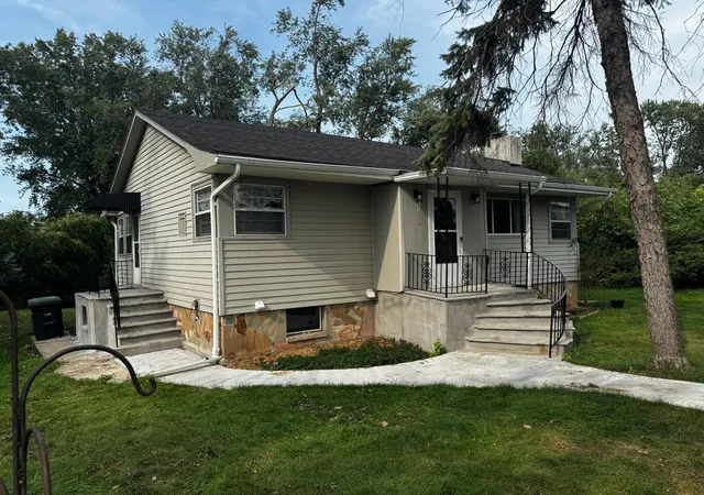 Photo 1 of Sale Pending at 1394 Burns Dr, Portage, IN 46368 | MLS# 844287 | Listing updated on 2026-09-15