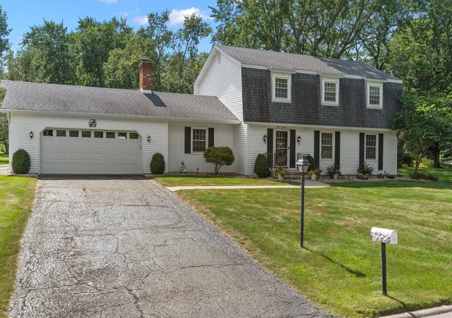 Photo 2 of Sale Pending at 304 Salem Ct, Valparaiso, IN 46383 | MLS# 844731 | Listing updated on 2026-09-05