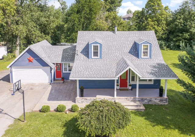 Photo 3 of Sale Pending at 3605 Evans Ave, Valparaiso, IN 46383 | MLS# 844293 | Listing updated on 2026-09-20