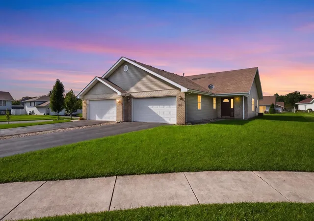 2nd image of 1642 Flag Ct, Crown Point, IN 46307 | MLS# 844338