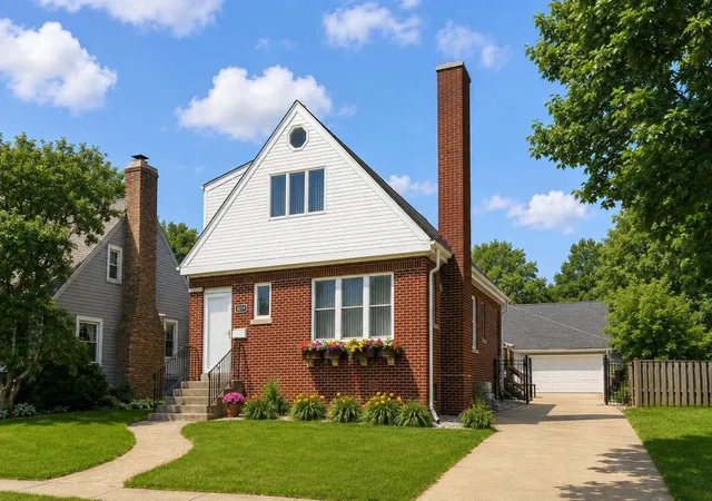 Photo 1 of Single family home for sale at 8039 Forest Ave, Munster, IN 46321 | MLS# 844304 | Listing updated on 2026-09-30