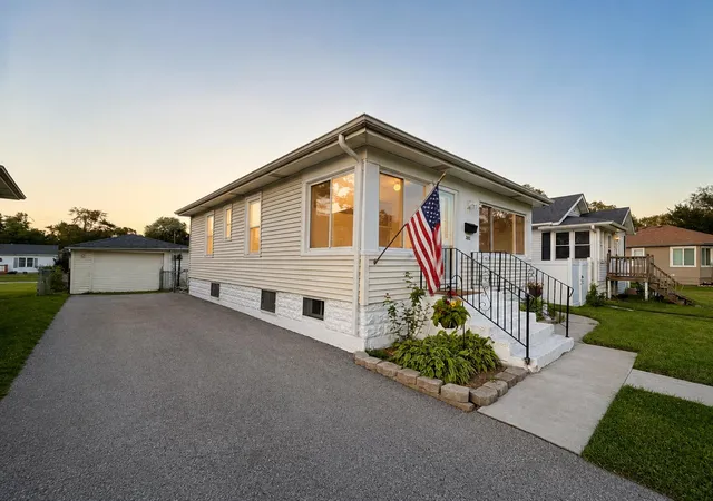 Photo 1 of Single family home for sale at 3002 W Ridge Rd, Hobart, IN 46342 | MLS# 844594 | Listing updated on 2026-08-31