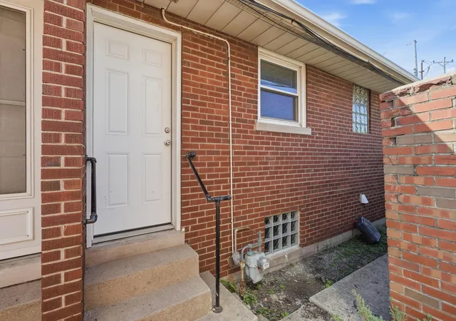 Photo 3 of Sale Pending at 4757 Catalpa Ave, Hammond, IN 46327 | MLS# 844303 | Listing updated on 2026-08-26