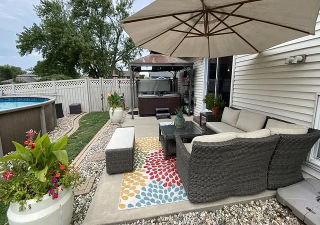 Photo 4 of Sale Pending at 1425 W 97Th Pl, Crown Point, IN 46307 | MLS# 844569 | Listing updated on 2026-09-17