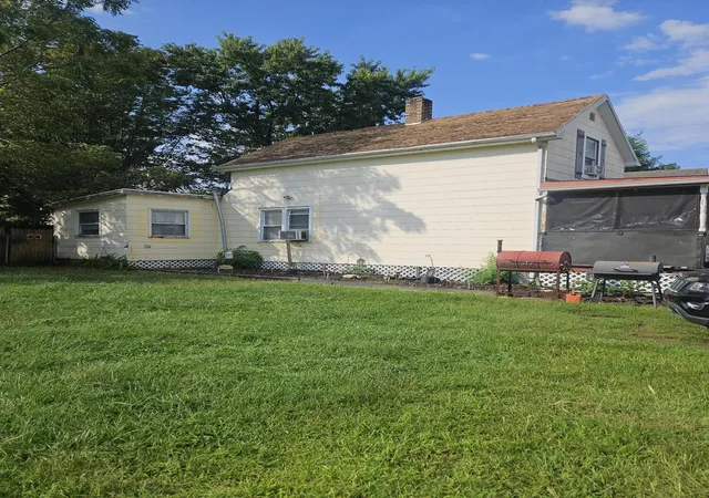 Photo 3 of Single family home for sale at 404 Green St, Michigan City, IN 46360 | MLS# 844647 | Listing updated on 2026-09-01