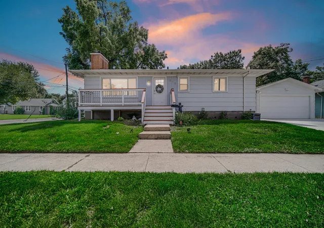 Photo 2 of Sale Pending at 519 E North St, Crown Point, IN 46307 | MLS# 844404 | Listing updated on 2026-09-05