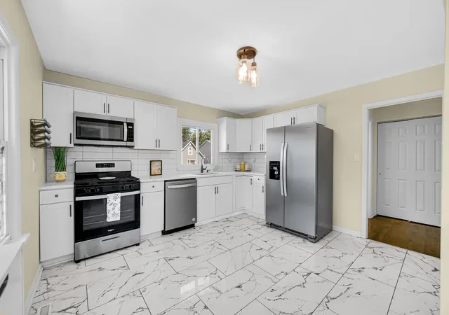Photo 3 of Sale Pending at 519 E North St, Crown Point, IN 46307 | MLS# 844404 | Listing updated on 2026-09-05