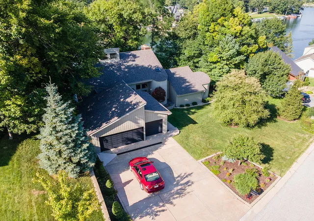 Photo 3 of Single family home for sale at 427 Wessex Rd, Valparaiso, IN 46385 | MLS# 844350 | Listing updated on 2026-08-26