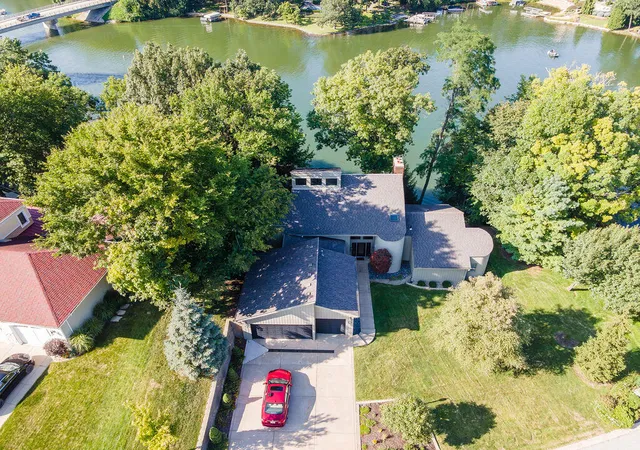 Photo 3 of Single family home for sale at 427 Wessex Rd, Valparaiso, IN 46385 | MLS# 844350 | Listing updated on 2026-08-26
