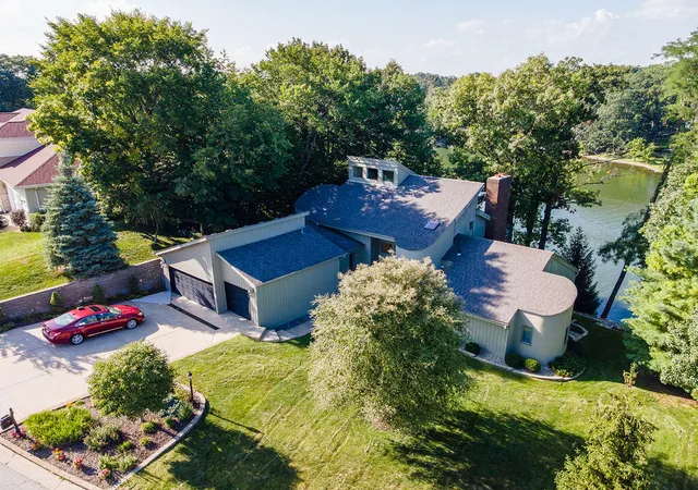 Photo 4 of Single family home for sale at 427 Wessex Rd, Valparaiso, IN 46385 | MLS# 844350 | Listing updated on 2026-08-26